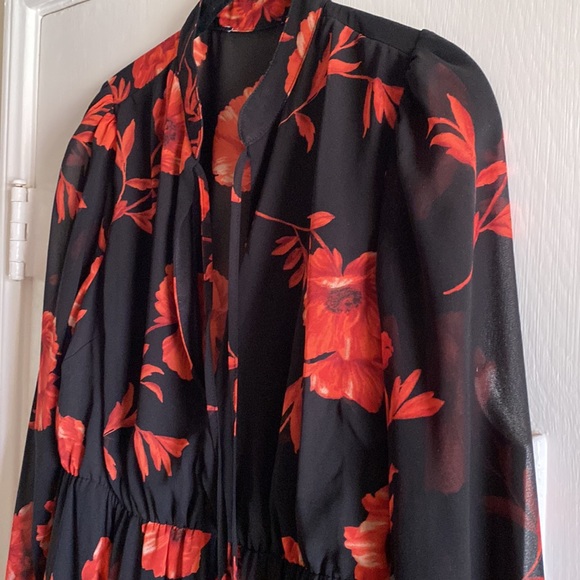 Forever 21 contemporary floral, tiered, ruffle dress - Picture 10 of 12